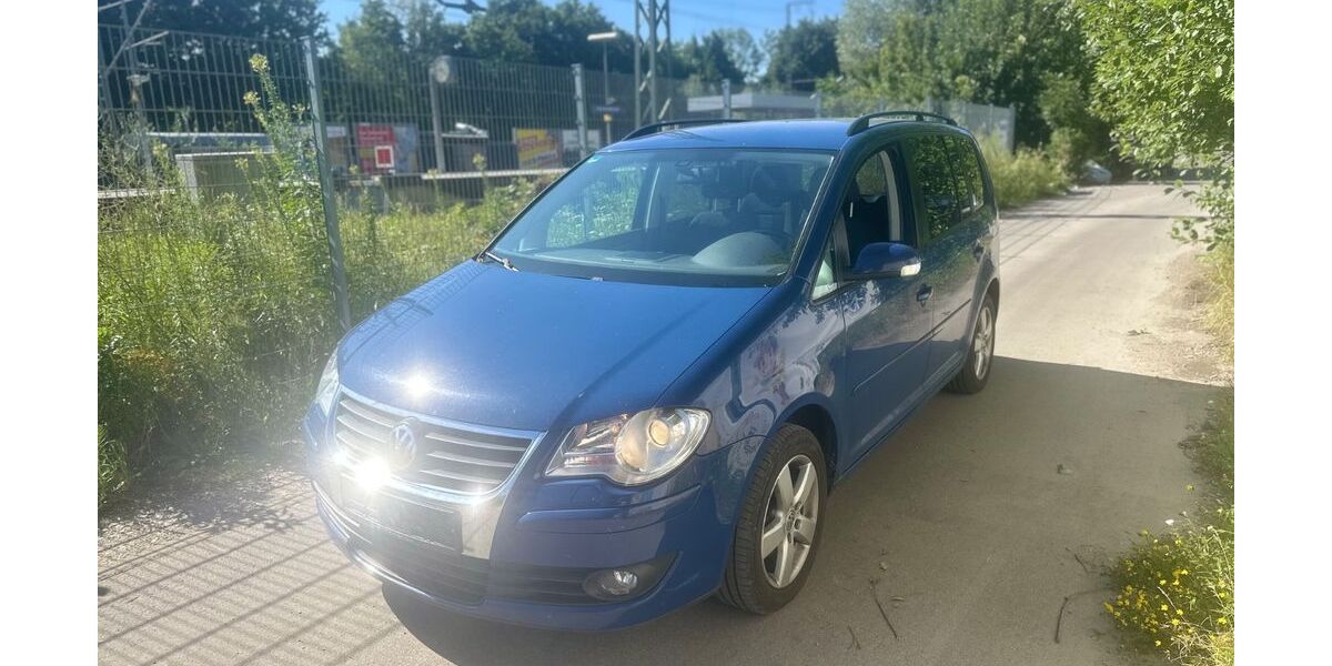 VW Touran 233.850 km 1.999 &euro; München 81929