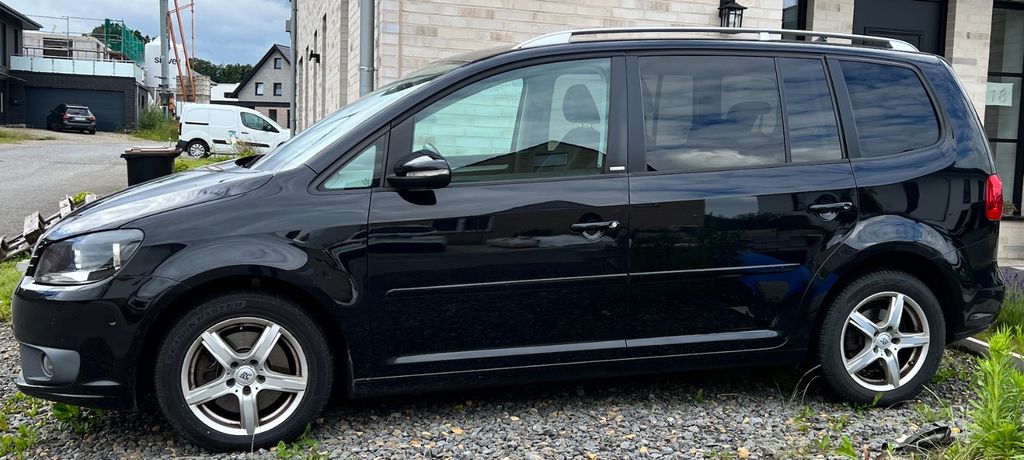 VW Touran 330.000 km 5.200 &euro; Roedinghausen 32289