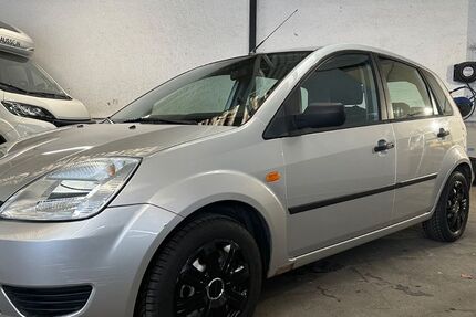 Ford Fiesta 82.000 km 2.999 &euro; Neu Ulm 89231