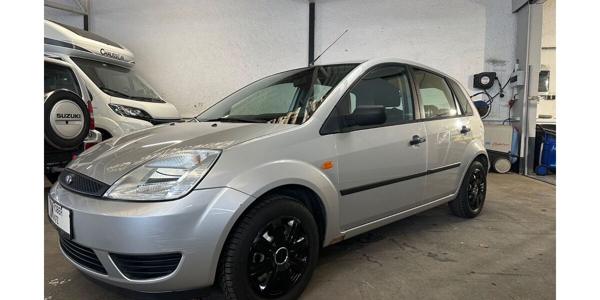 Ford Fiesta 82.000 km 2.999 &euro; Neu Ulm 89231
