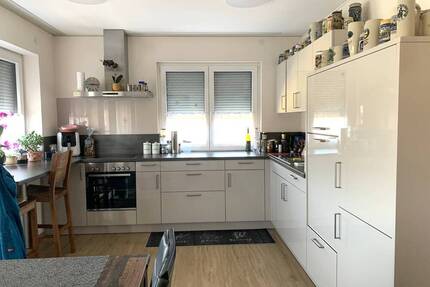 4-Zi-Komfort-Whg., hochw. EBK, Aufzug, Carport, für Allergiker geeignet