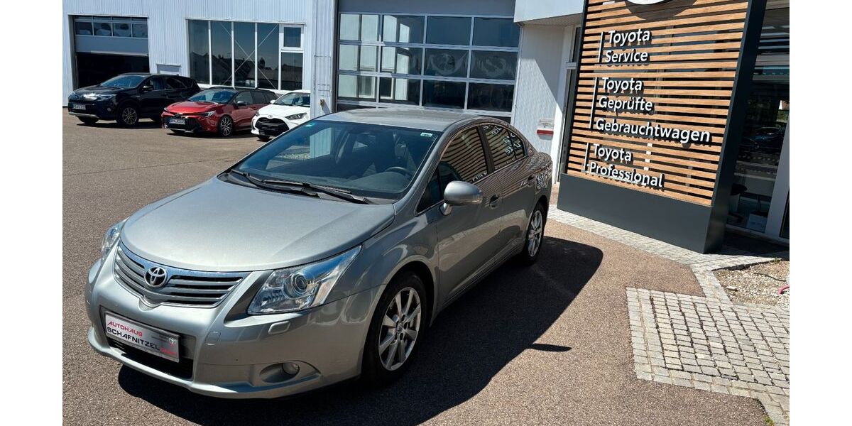 Toyota Avensis 111.500 km 7.900 &euro; Tapfheim 86660