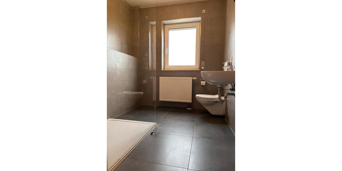 Erdgeschoßwohnung Weidhausen bei Coburg - 3 Zimmer, 85 m&sup2;, 690&euro; | Angebot:26411121