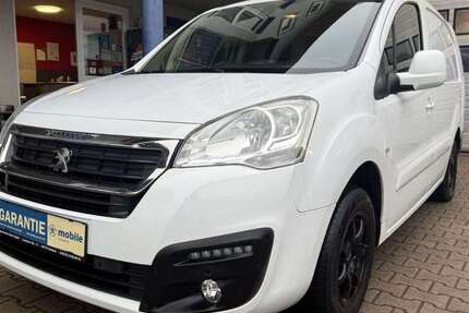 Peugeot Partner 144.628 km 8.900 &euro; Ketsch 68775