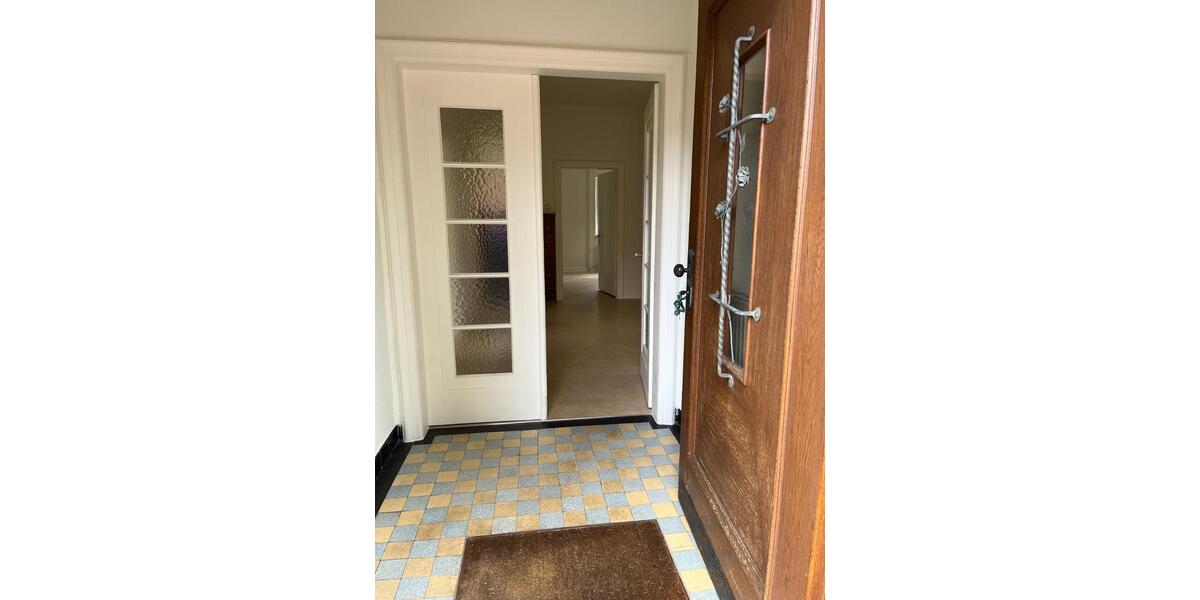 Einfamilienhaus Korbach - 8 Zimmer, 197 m&sup2;, 490.000&euro; | Angebot:24568661