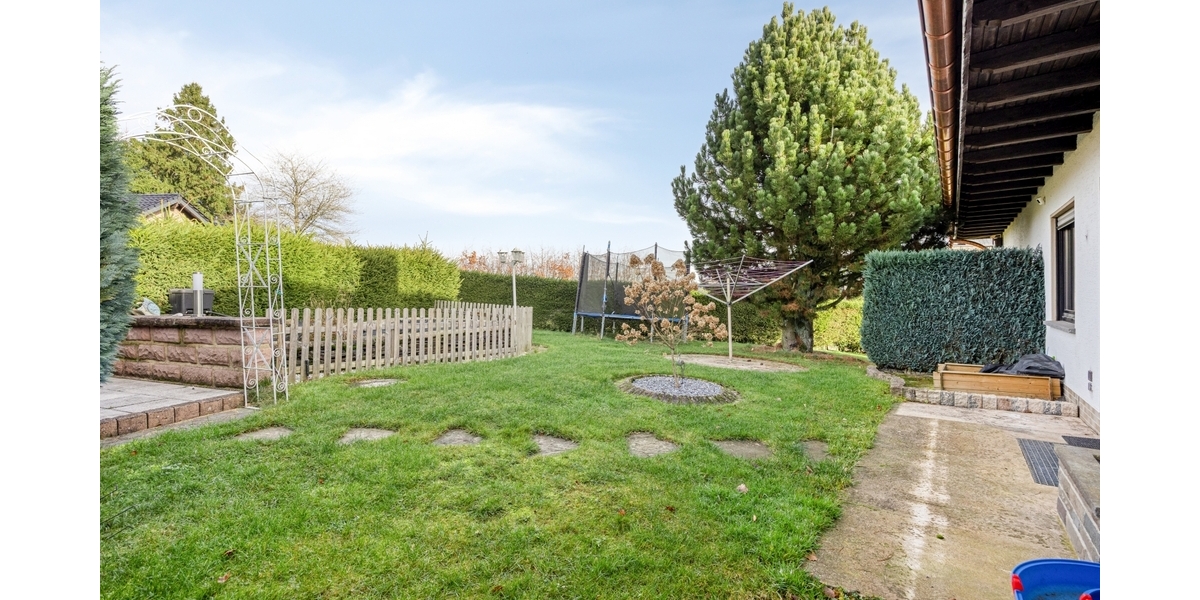 Ländliche Idylle trifft Komfort – Freistehendes Einfamilienhaus mit Einliegerwohnung in Hellenthal - Einfamilienhaus Hellenthal | Angebot:24534923