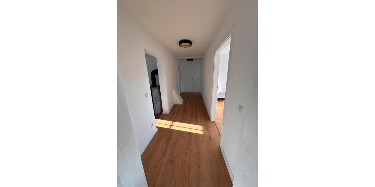 Dachgeschoßwohnung Ispringen - 4.5 Zimmer, 106 m&sup2;, 360.000&euro; | Angebot:25304743