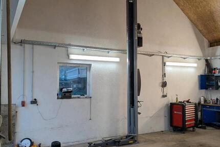 *Kfz- Werkstatt Garage Hebebühne*