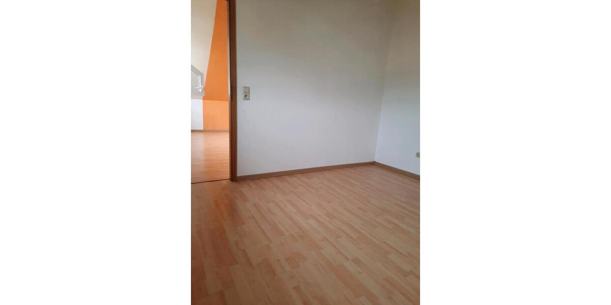 Dachgeschoßwohnung Saarlouis - 1 Zimmer, 33 m&sup2;, 85.000&euro; | Angebot:25655764