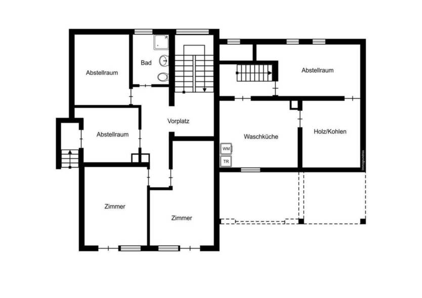 Dreifamilienhaus mit großem Grundstück und Entwicklungspotenzial 9 zimmer
