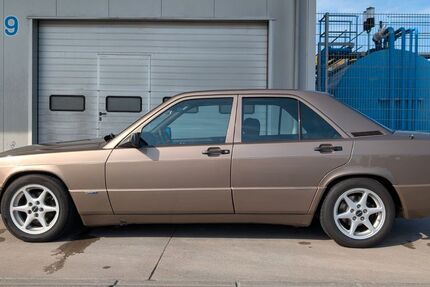 Mercedes-Benz 190 160.000 km 5.555 € Trendelburg 34388