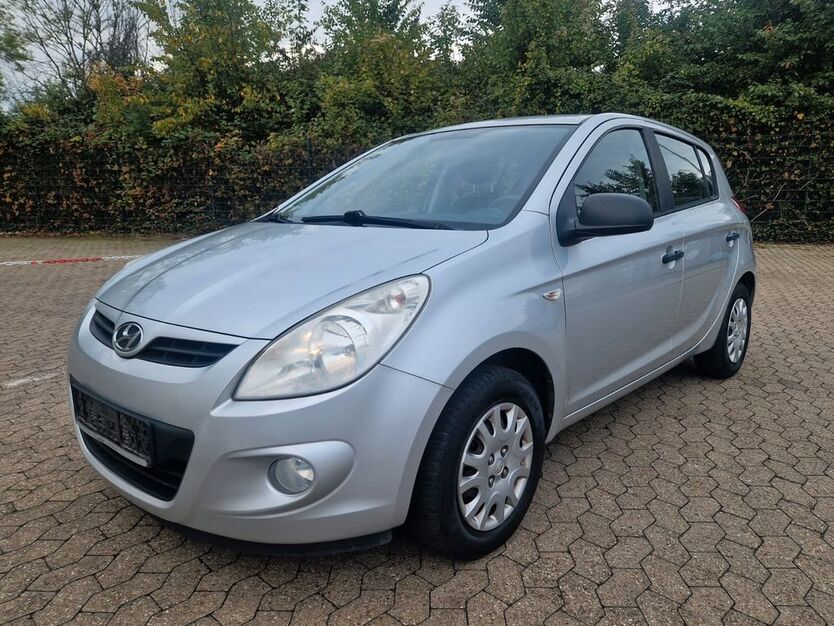 Hyundai i20 199.000 km 1.999 € Düren 52353