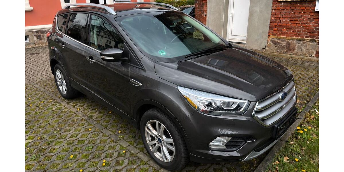 Ford Kuga 89.000 km 13.999 &euro; Dresden 01139