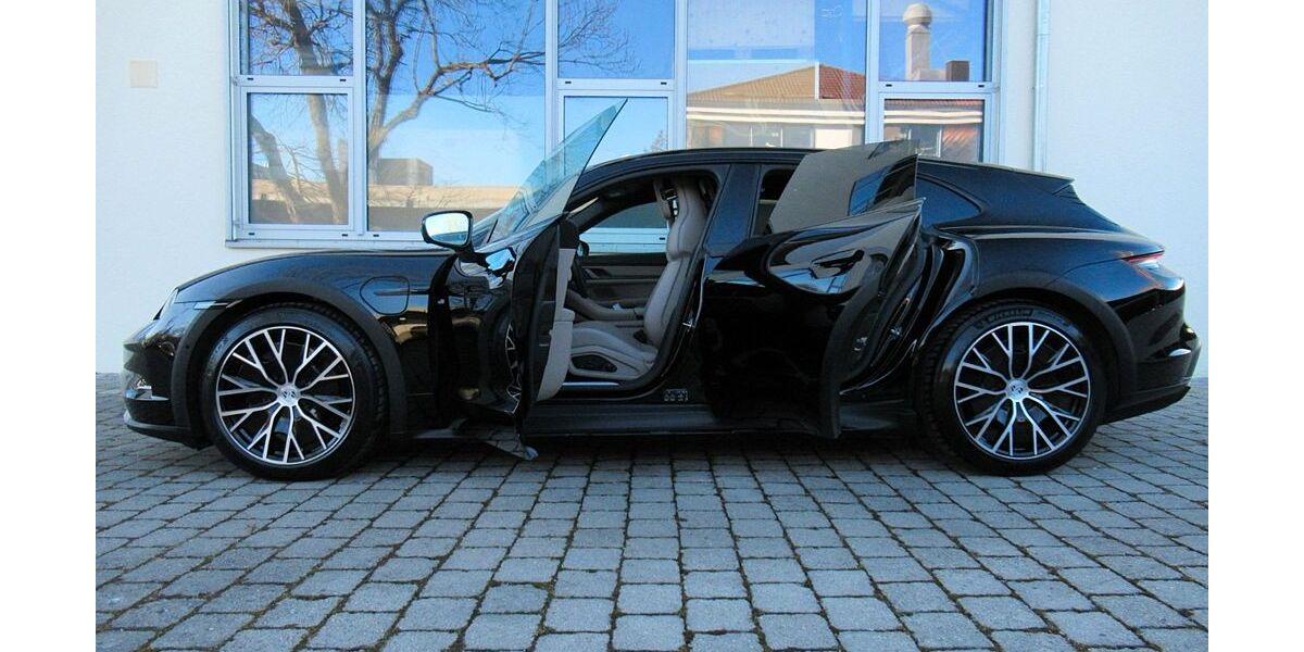 Porsche Taycan 5.000 km 93.950 &euro; Gauting bei Starnberg 82131