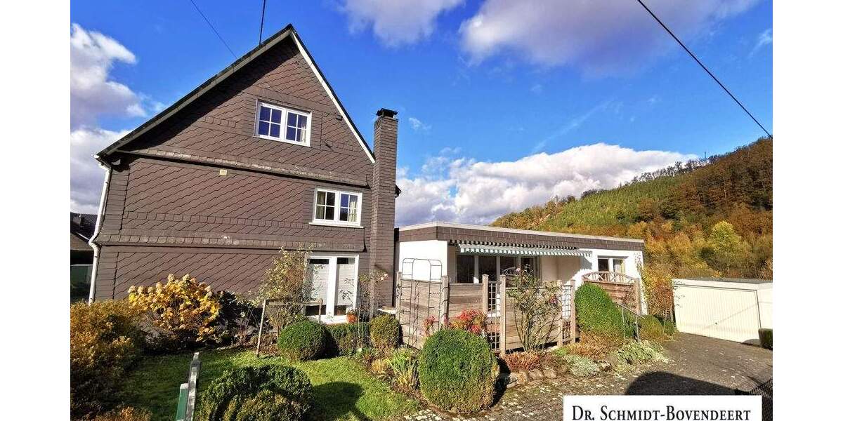 Gepflegte Doppelhaushälfte mit Anbau und Garage in 57290 Neunkirchen OT! 193 m² Wohnfläche! 8 zimmer