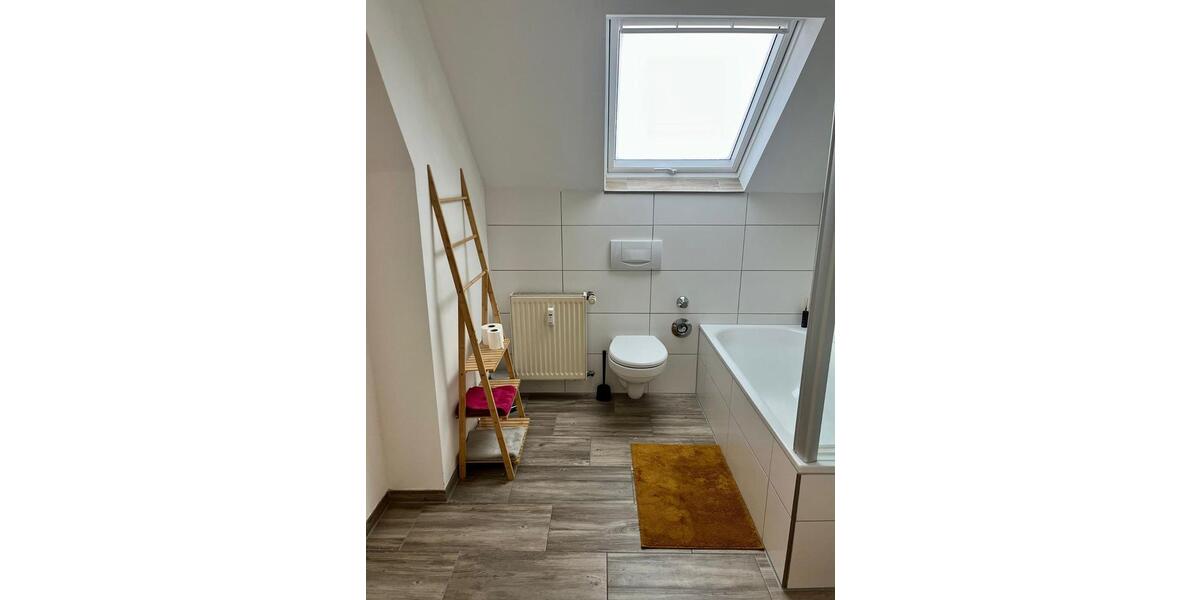 Dachgeschoßwohnung Krefeld - 3 Zimmer, 80 m&sup2;, 159.000&euro; | Angebot:25408308