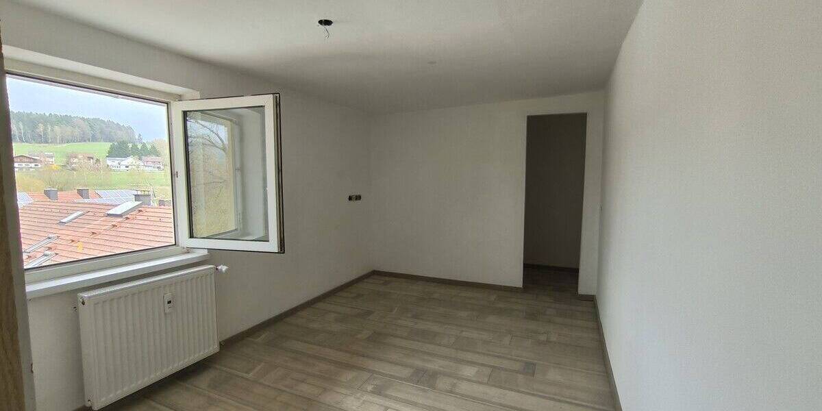 Etagenwohnung Teisnach - 5 Zimmer, 150 m&sup2;, 700&euro; | Angebot:26908829