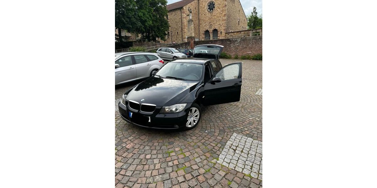 BMW 320 326.500 km 2.299 &euro; Bellheim 76756