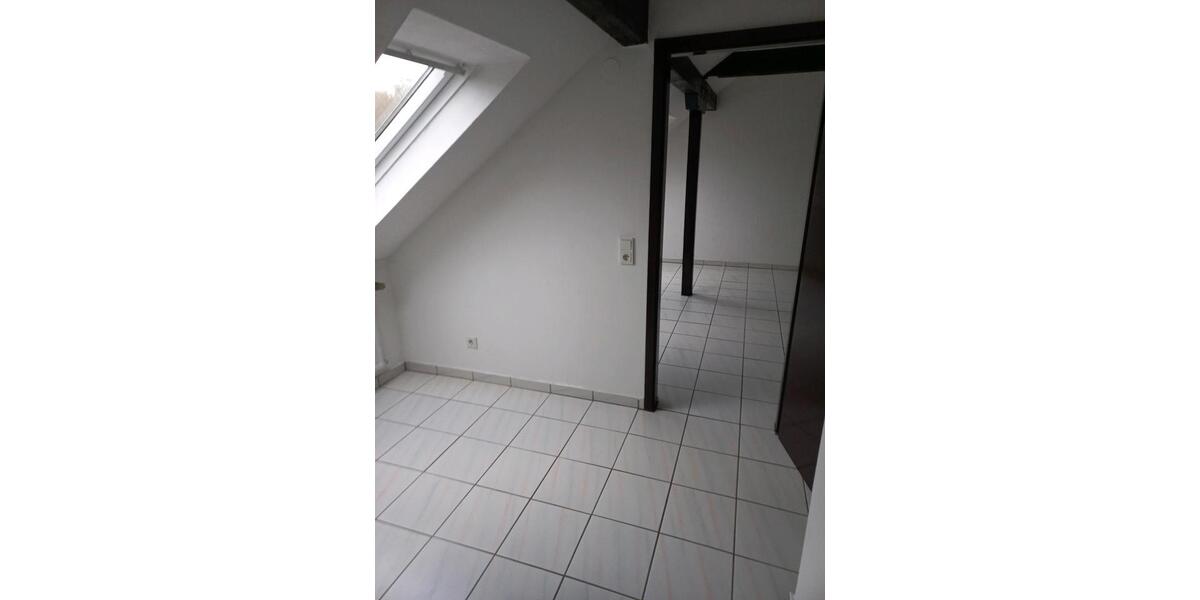 Dachgeschoßwohnung Bous - 3 Zimmer, 60 m&sup2;, 600&euro; | Angebot:26394902