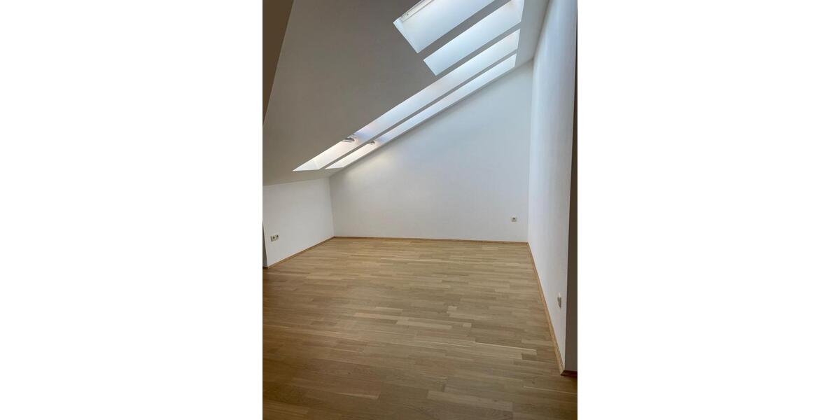 Dachgeschoßwohnung Simbach am Inn - 2 Zimmer, 75 m&sup2;, 600&euro; | Angebot:26302590