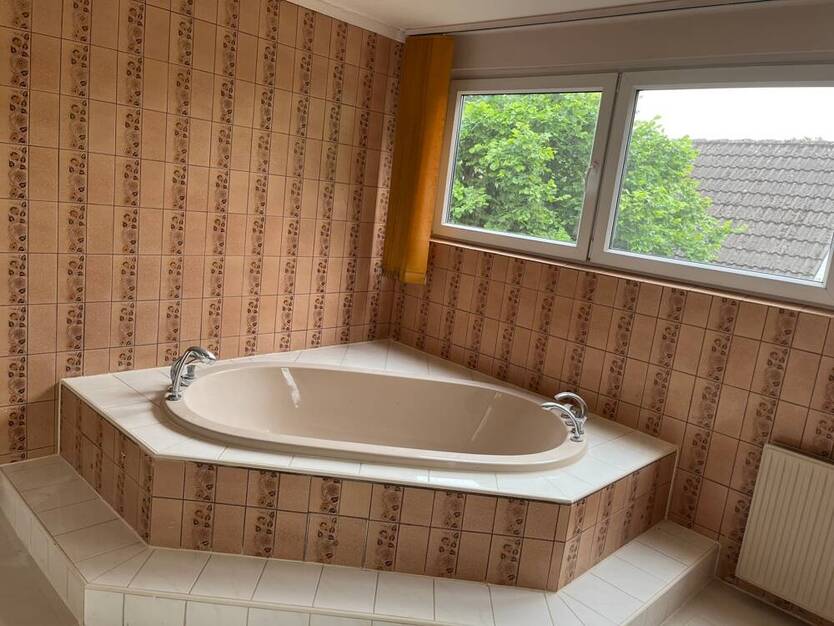 Großartiges Ein-Familie-Haus mit Einliegerwohnung in Schloß Ricklingen zu vermieten 5 zimmer