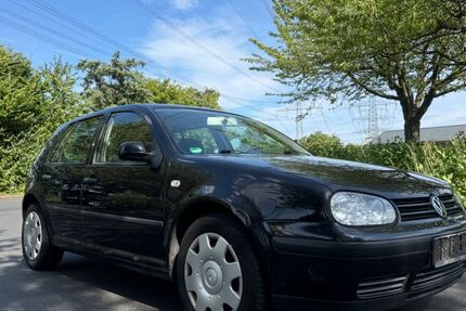VW Golf 228.000 km 2.490 &euro; Hürth 50354