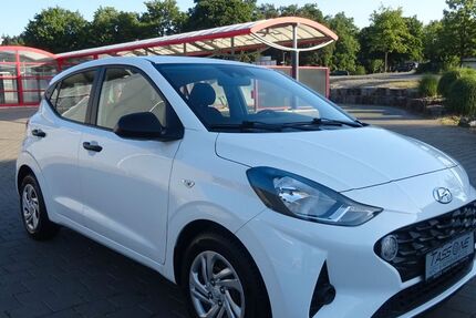 Hyundai i10 5.810 km 12.790 &euro; Steißlingen 78256
