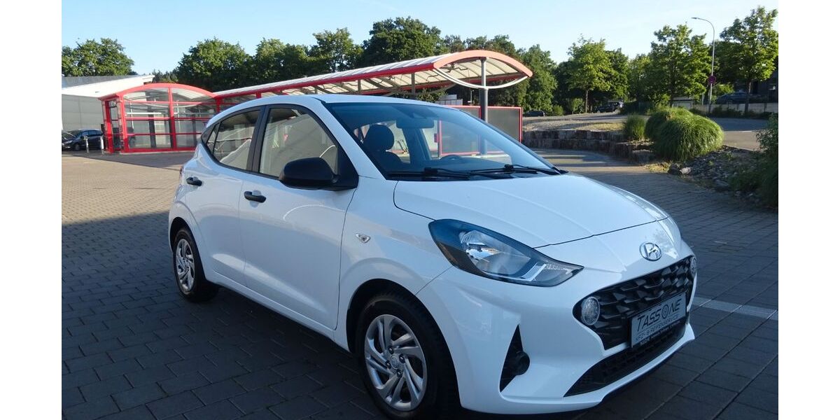 Hyundai i10 5.810 km 12.790 &euro; Steißlingen 78256