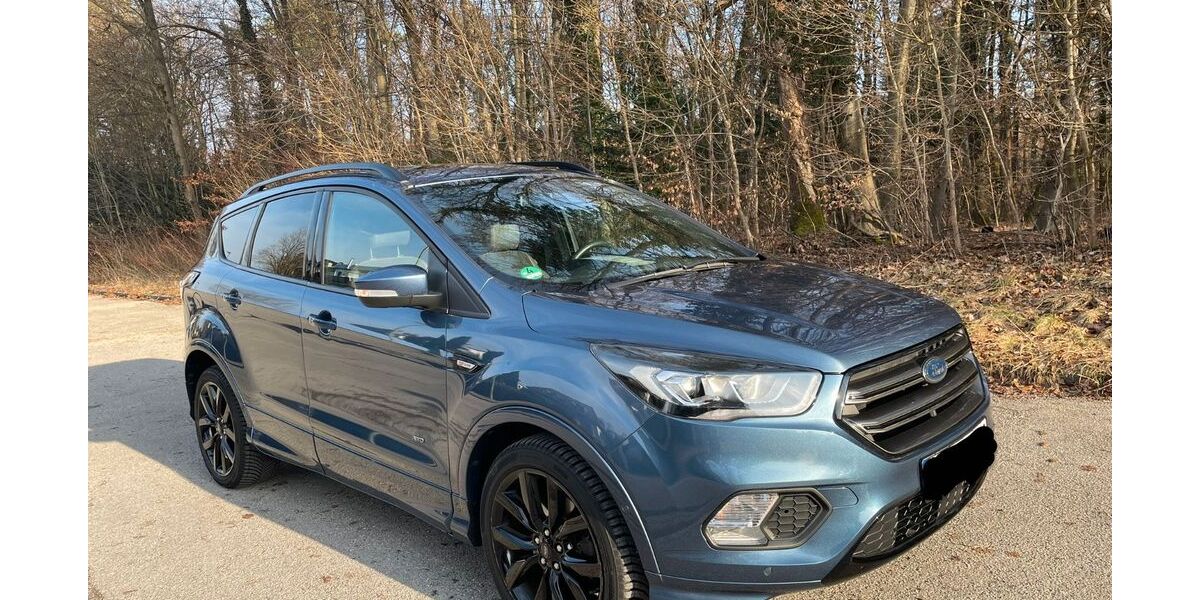 Ford Kuga 68.024 km 16.700 &euro; München 81547