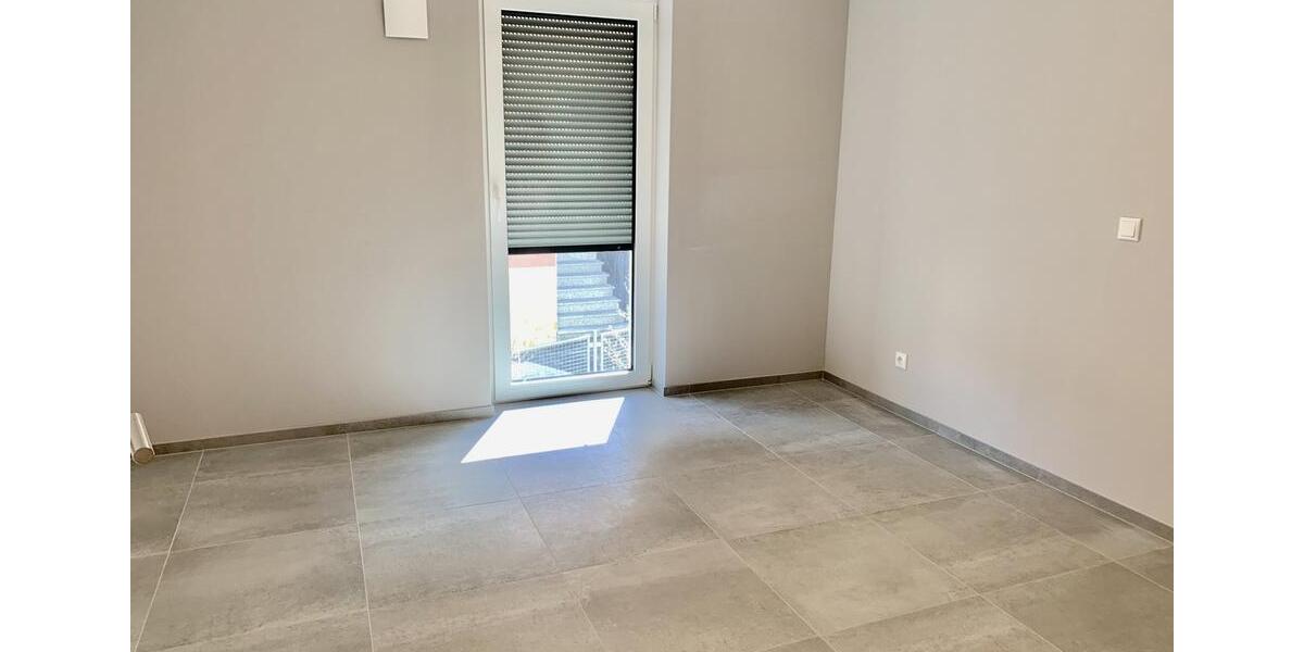 LEIDER SCHON VERMIETET - Hochwertige, moderne 3ZKB-Wohnung, Balkon, Einbauküche,Tiefgaragenstellplatz in Tawern, ideal für LUX-Pendler 3 zimmer