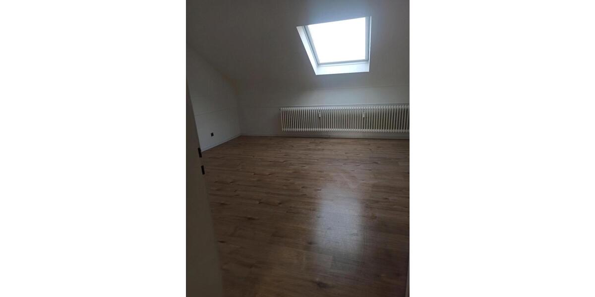 Dachgeschoßwohnung Wuppertal Barmen - 3 Zimmer, 79 m&sup2;, 625&euro; | Angebot:24862668