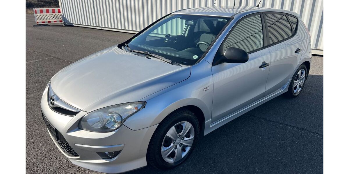 Hyundai i30 140.000 km 2.990 &euro; Berlin 12057