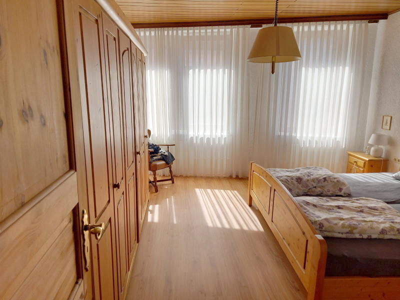 ObjNr:18238 - Sehr gut vermeitetes Wohnhaus mit Gewerbeanteil 6 zimmer