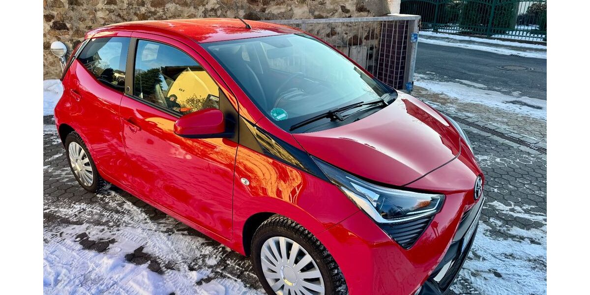 Toyota Aygo (X) 6.758 km 15.900 &euro; Radebeul 01445