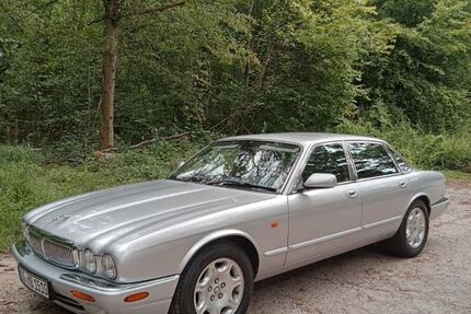 Jaguar XJ8 129.870 km 17.950 &euro; Offenburg 77654