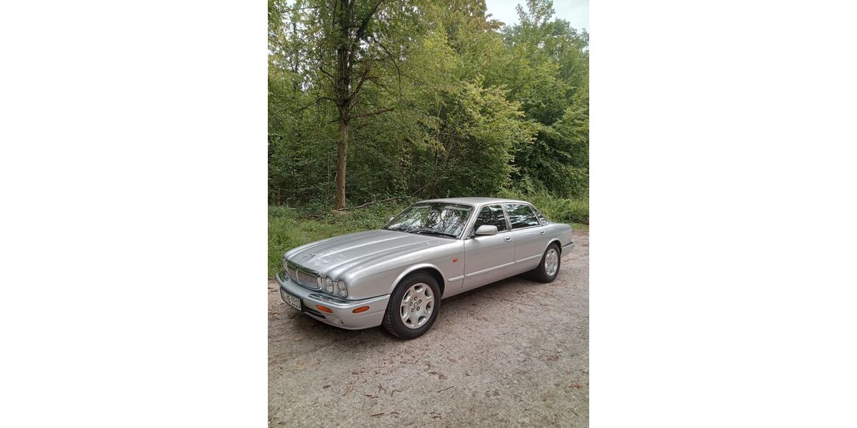 Jaguar XJ8 129.870 km 17.950 &euro; Offenburg 77654