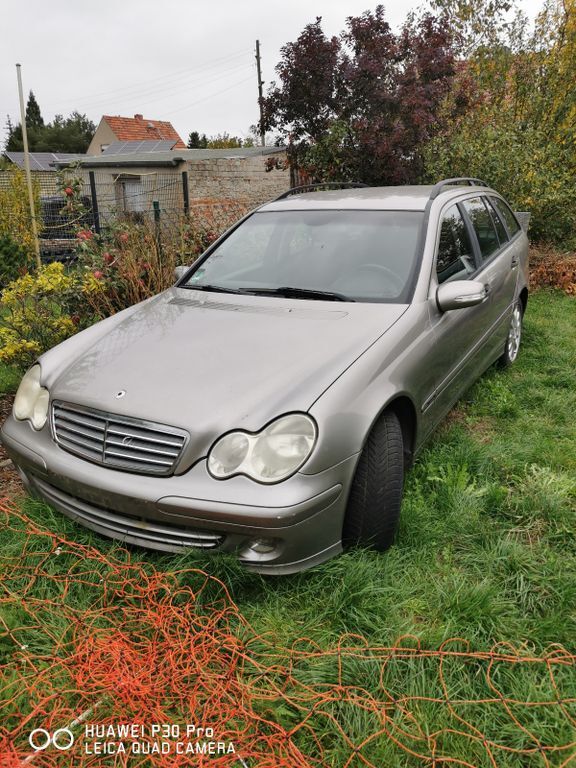 Mercedes-Benz C 180 200.500 km 999 € Genthin 39307