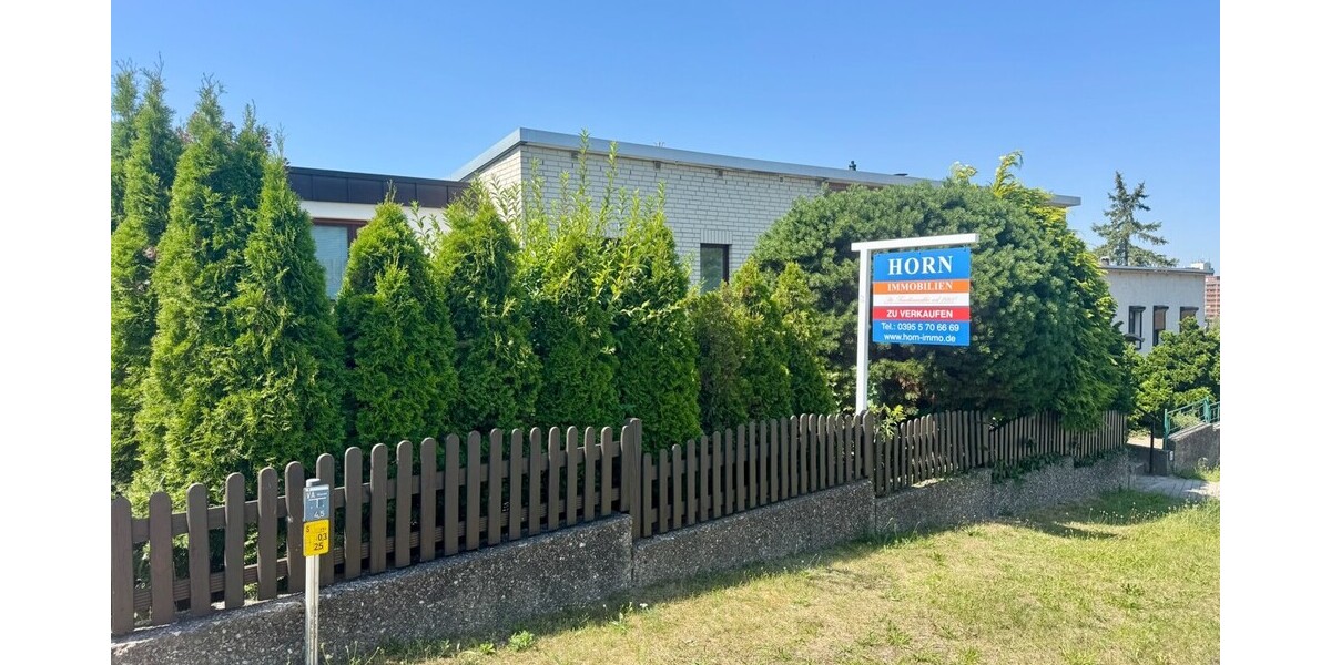 HORN IMMOBILIEN ++ RESERVIERT! Haus mit Einliegerwohnung (vermietet) in Neubrandenburg Bergstraße - Zweifamilienhaus Neubrandenburg | Angebot:27248996