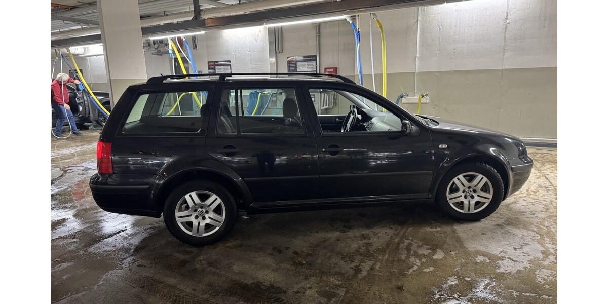VW Golf IV Variant 190.000 km 1.690 &euro; Bonn 53111