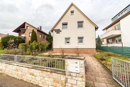 Haus zum Kaufen in Böblingen 464.000 € 156.54 m² 8 zimmer