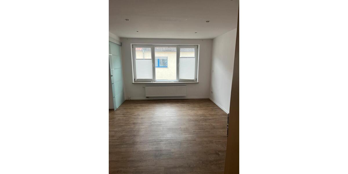 Etagenwohnung Blomberg - 4 Zimmer, 150 m&sup2;, 850&euro; | Angebot:25364972