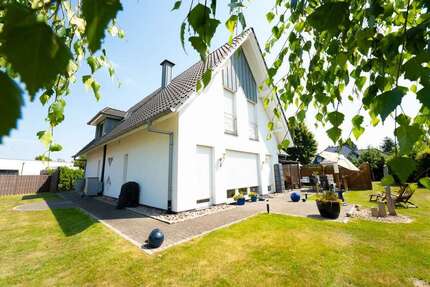 Haus zum Kaufen in Cloppenburg 599.000 € 223.22 m²