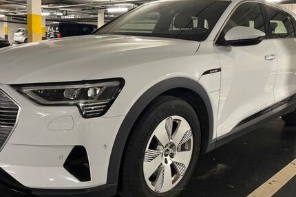 Audi e-tron 143.000 km 19.000 &euro; Wehrheim 61273