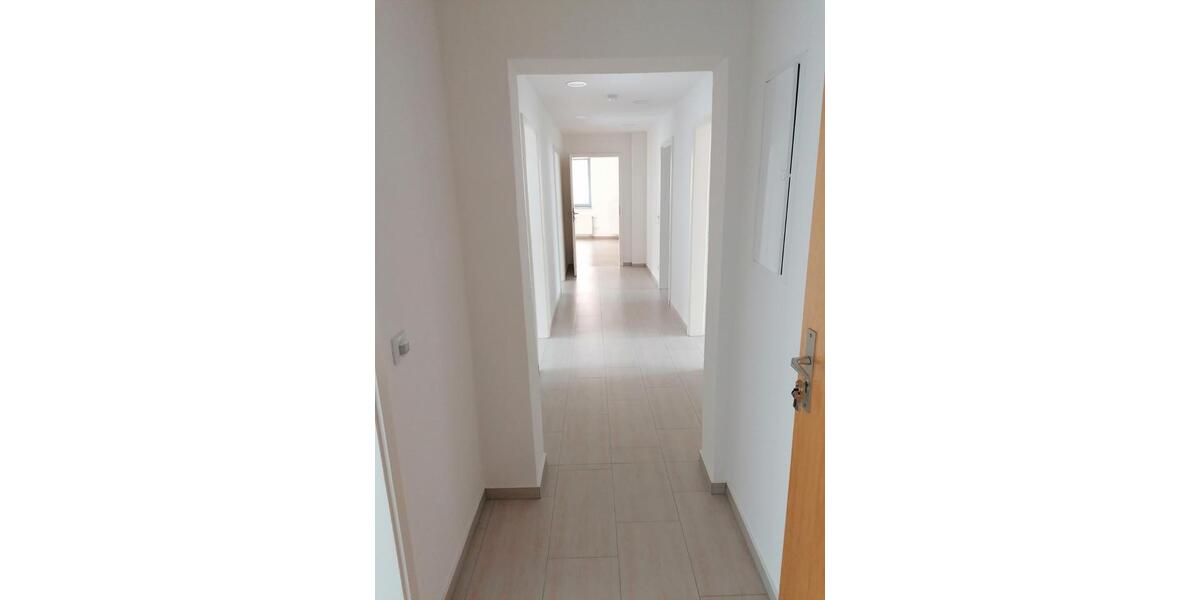 Etagenwohnung Artern - 4 Zimmer, 111 m&sup2;, 650&euro; | Angebot:26476623