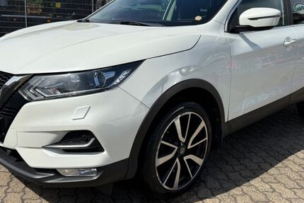 Nissan Qashqai 214.923 km 9.499 &euro; Hanau 63452