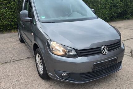 VW Caddy 139.838 km 6.999 &euro; Rendsburg 24768