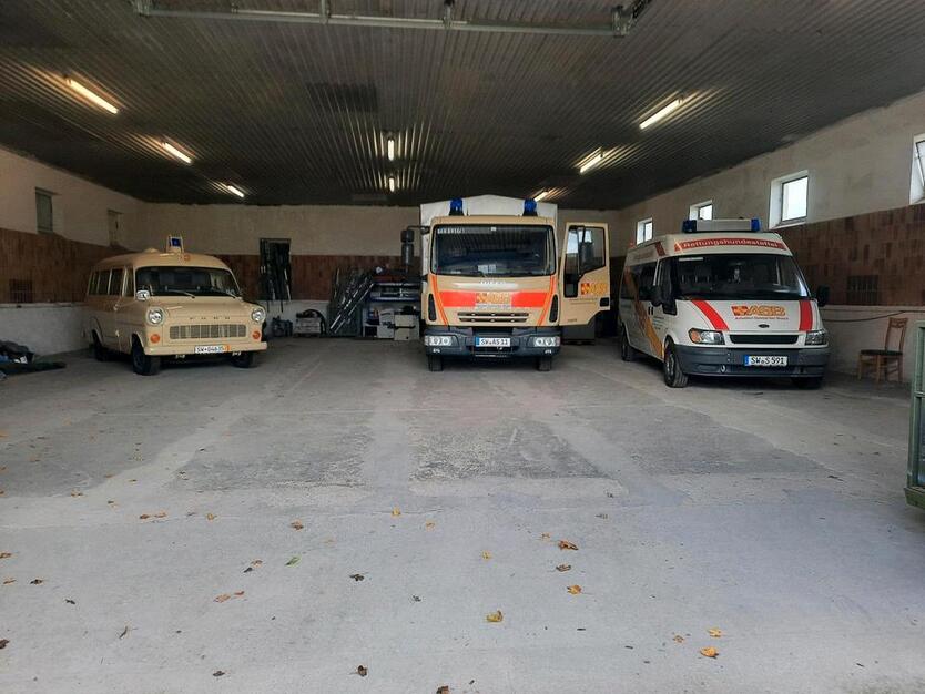 Vermietung Vermieten: Lagerhalle Halle 300 qm Autobahnanschluss zimmer
