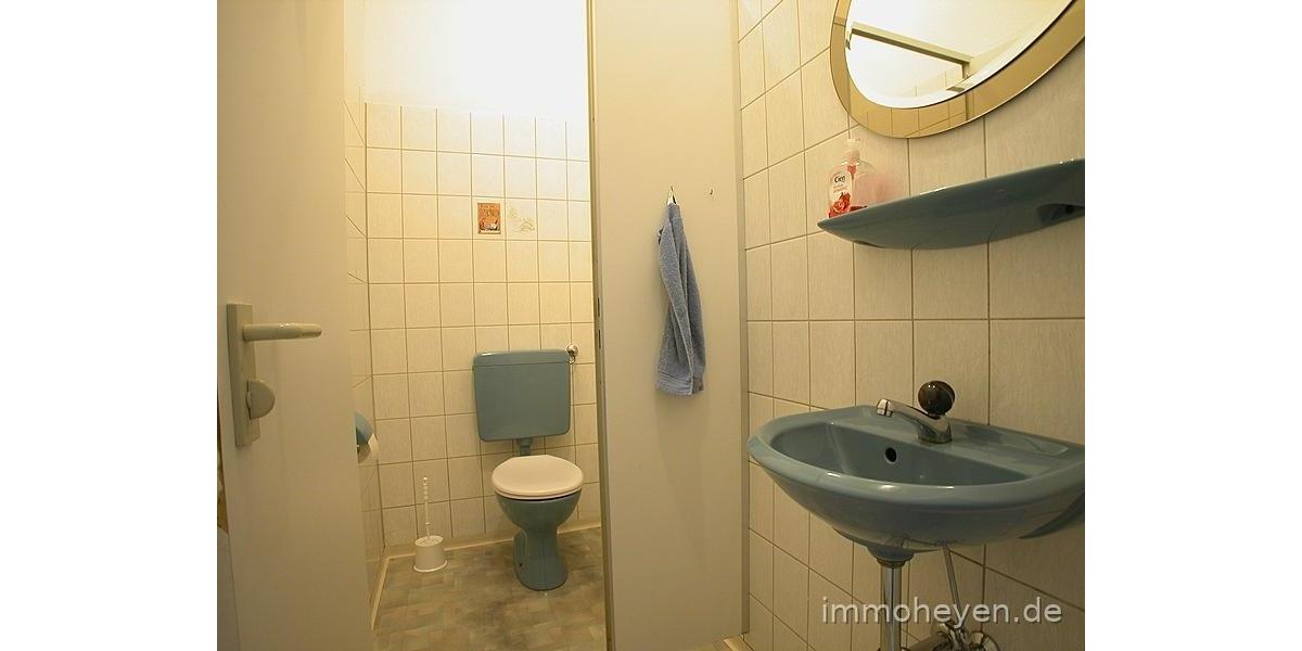 Büro-Gewerbeimmobilie, ebenerdig, vielseitig nutzbar, mit Parkflächen zimmer