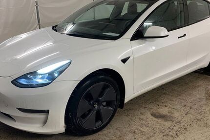 Tesla Model 3 40.000 km 29.450 &euro; Steinbach-Hallenberg OT Herges-Hallenberg 98587
