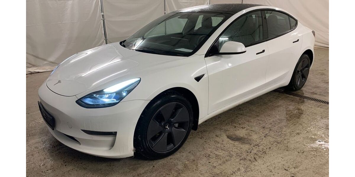 Tesla Model 3 40.000 km 29.450 &euro; Steinbach-Hallenberg OT Herges-Hallenberg 98587